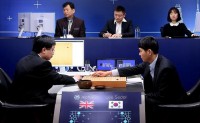 李世石再次败给AlphaGo 人类被逼到“墙角”