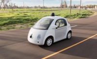 无人驾驶汽车做不到真正无人的原因：人工智能离不开人